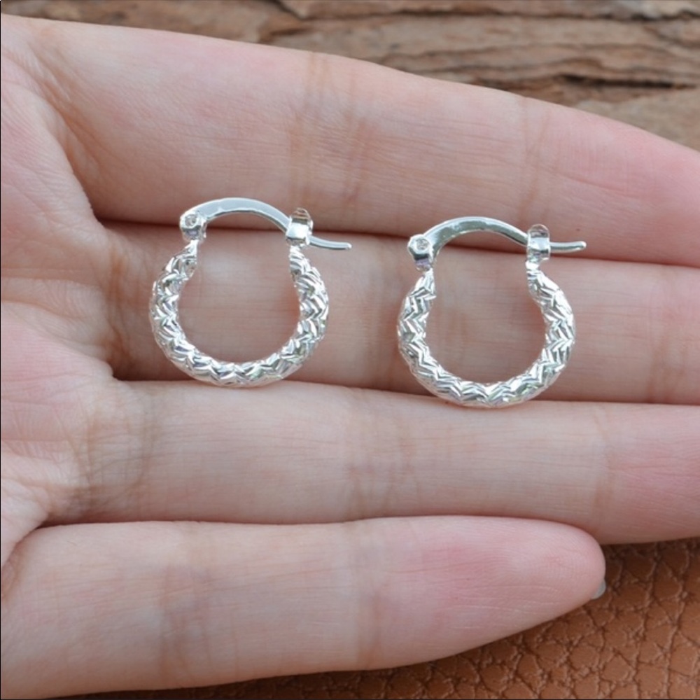 TWISTED HOOPS 1 LEFT - Picture 3 of 5